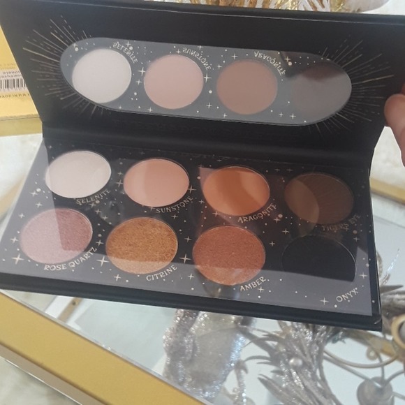 LA splash cosmetics magic eyeshadow palette - Picture 3 of 6
